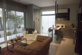 Friends Luxury Apartment In Marousi